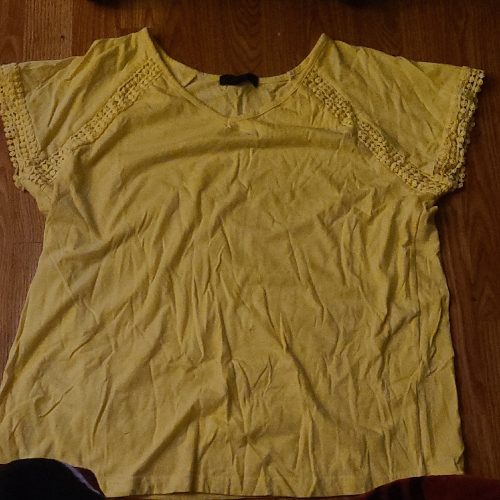 Ellos Yellow Lace Accent Short Sleeve Top
